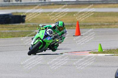 media/Apr-23-2022-Fastrack Riders (Sat) [[cb2d6ae73d]]/LEVEL 4/1PM TURN 6 OUTSIDE/